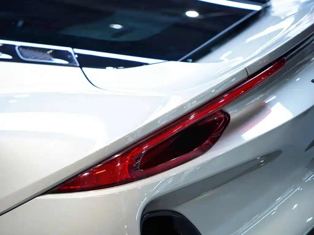 صورة 8 - Lotus EMIRA