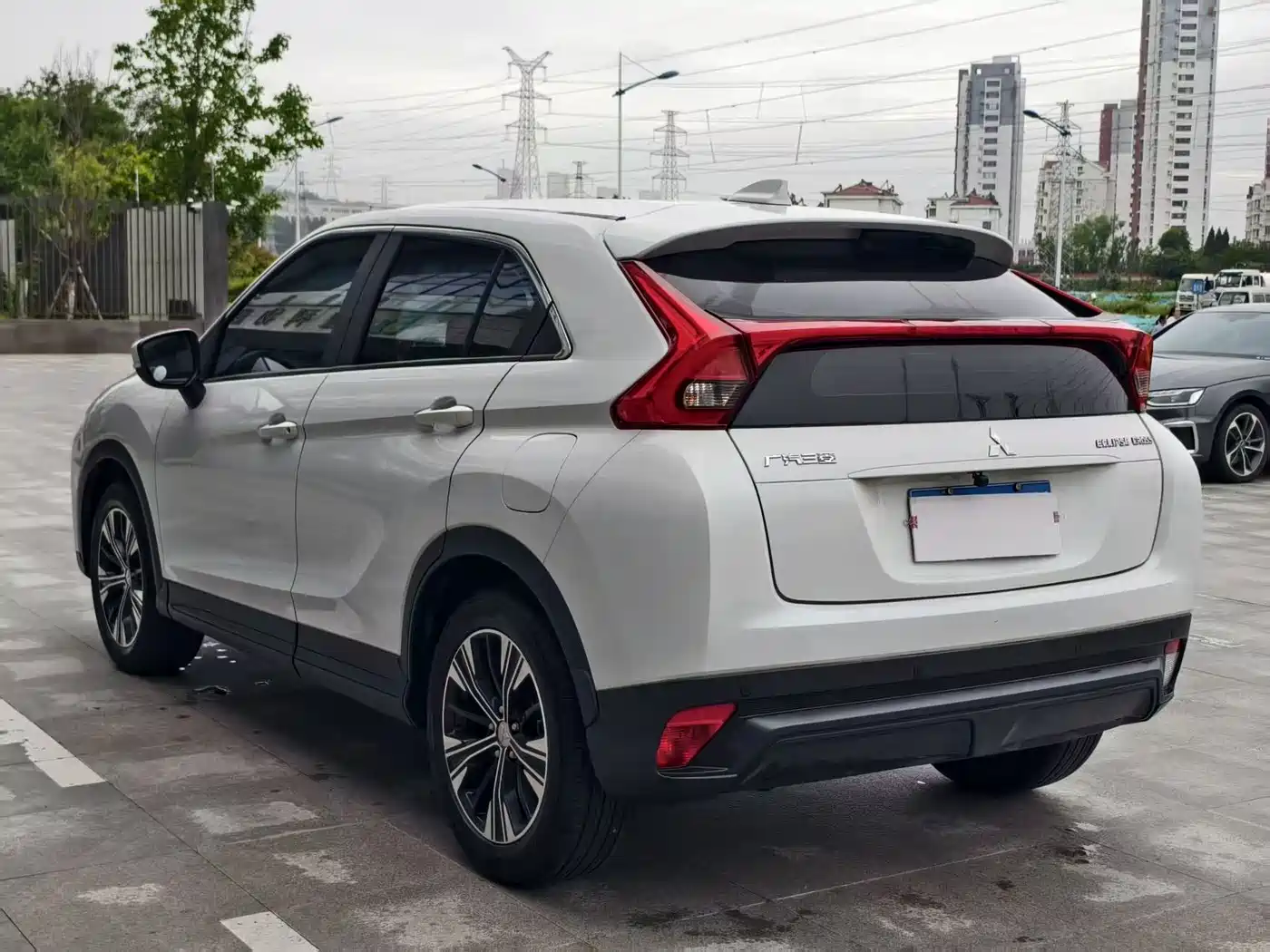 Mitsubishi Eclipse Cross 2018 1.5T CVT 2WD Fearless Edition фото 4