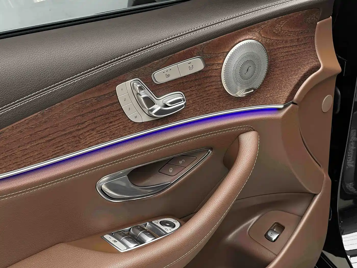 Mercedes-Benz E-Class 2023 E 300 L Luxury фото 4