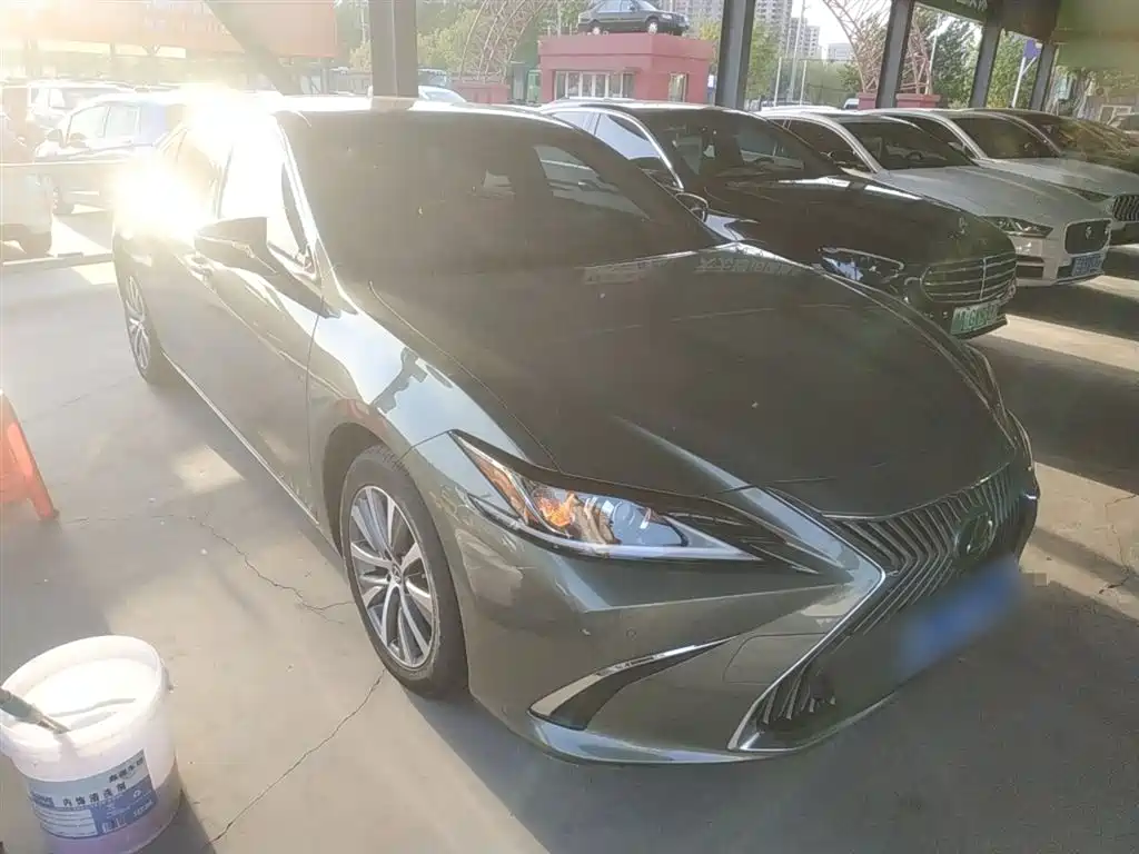 Lexus ES 2020 200 Excellence фото 4