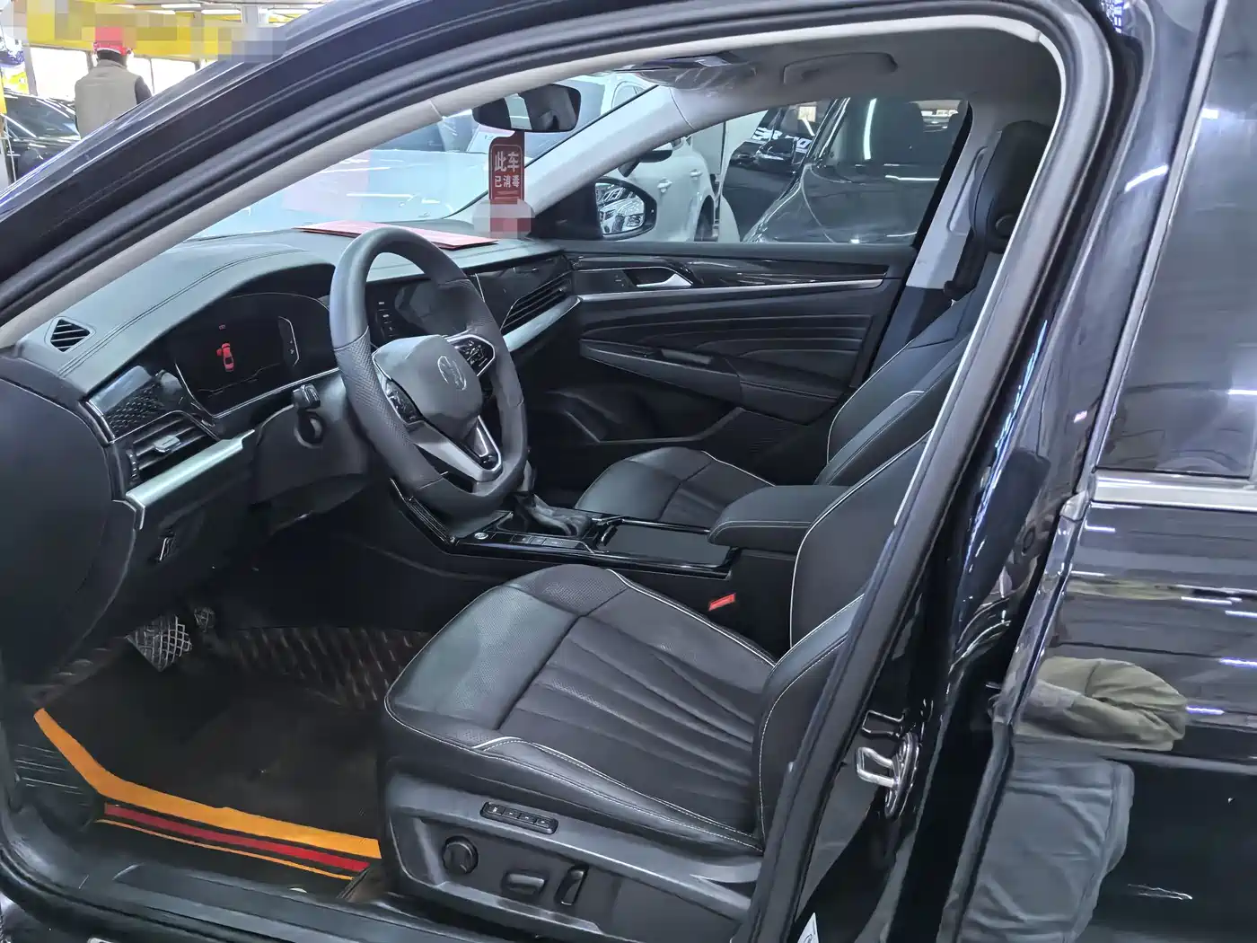 Volkswagen Passat 2023 330TSI Starlight Elite Edition фото 7