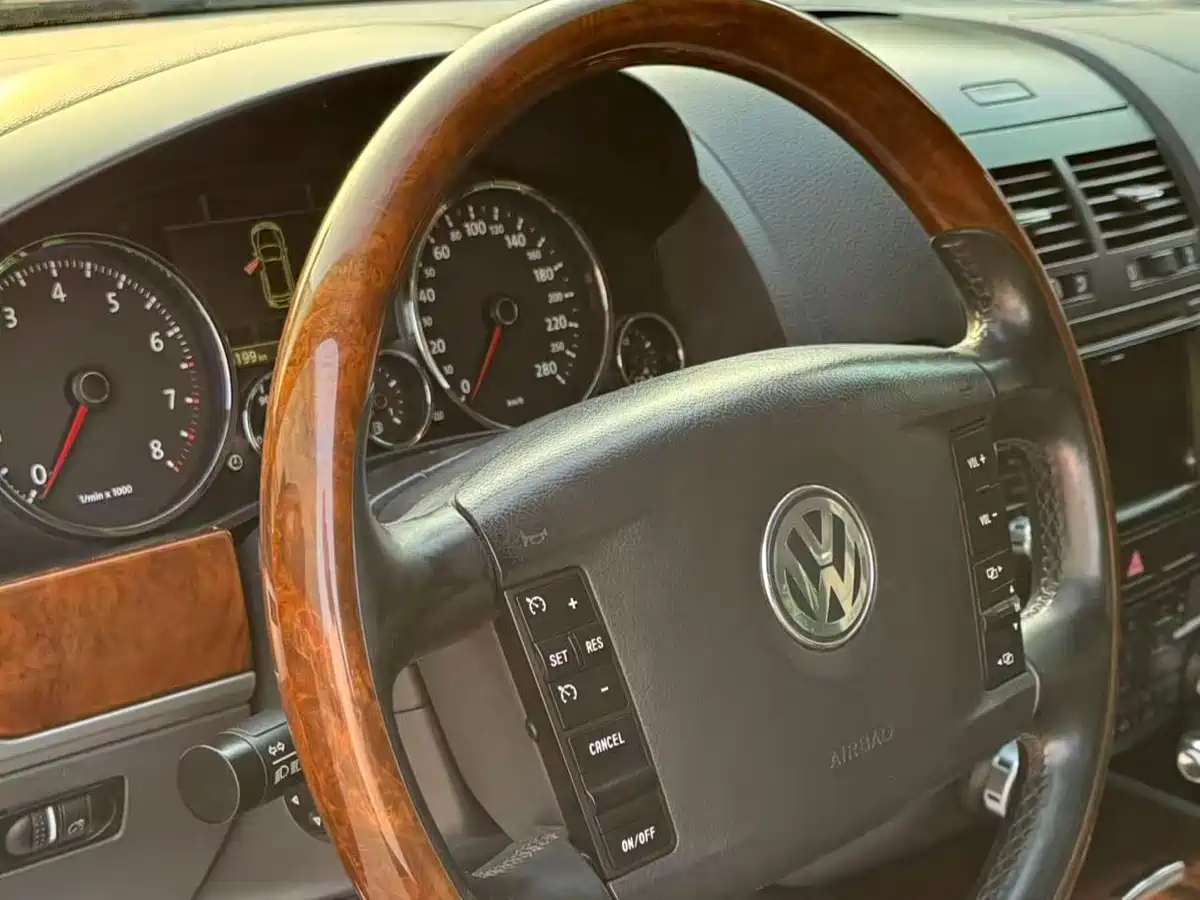 Volkswagen Touareg 2007 4.2L Standard фото 19