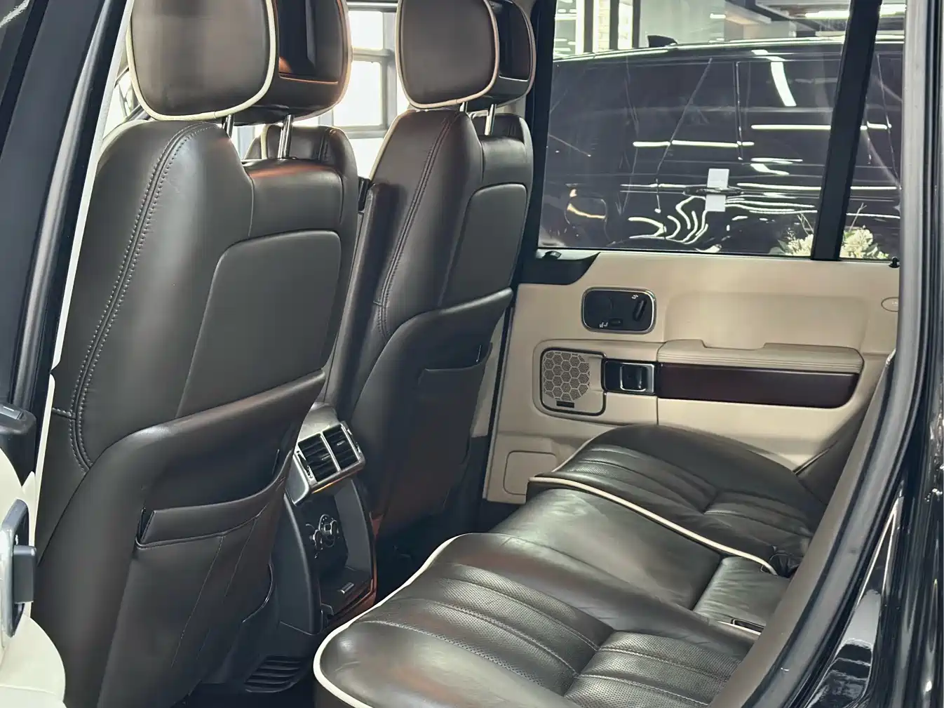 Land Rover Range Rover 2011 5.0 SC V8 фото 8