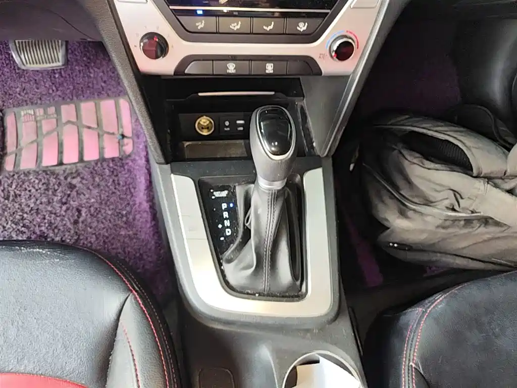 Hyundai Elantra 2016 Model 1.6L Automatic Smart Elite фото 14