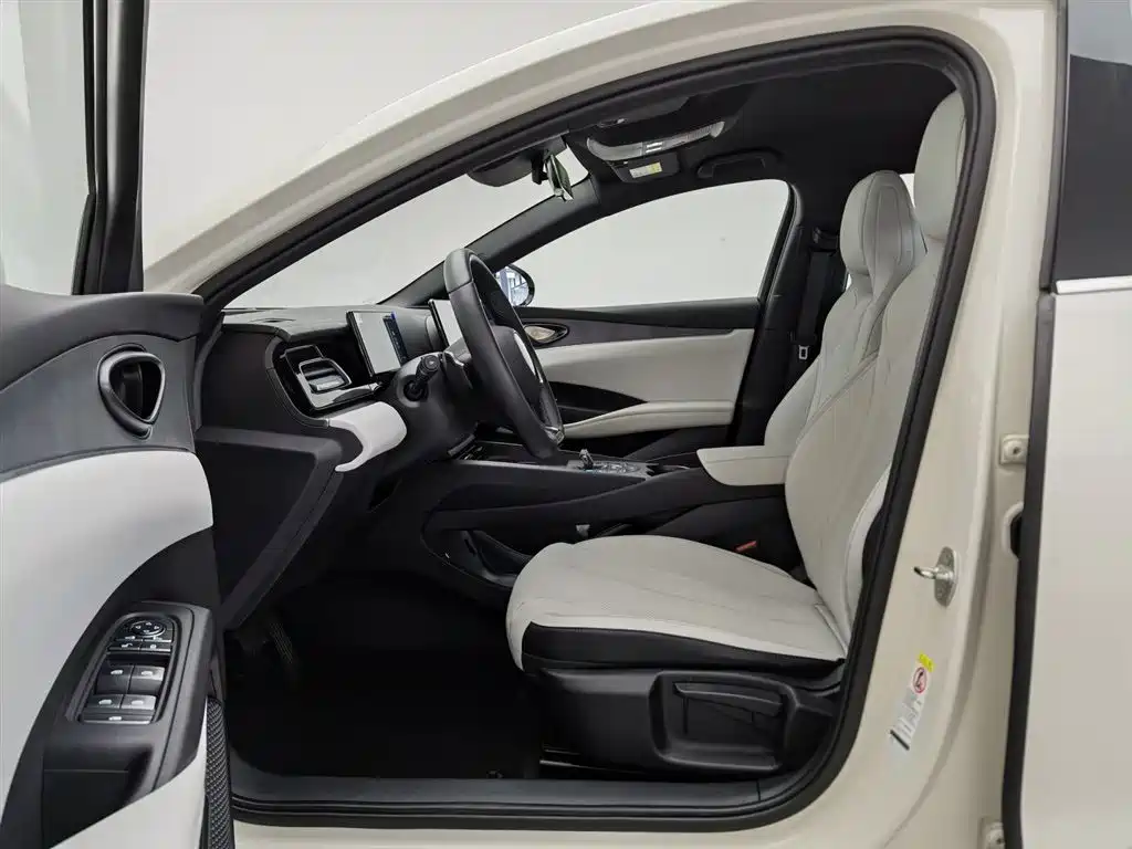 BYD Seal 06 New Energy 2025 DM-i Smart Drive 80KM Luxury фото 10