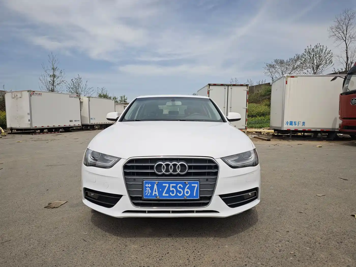 Audi A4L 2013 35 TFSI Automatic Comfort фото 2