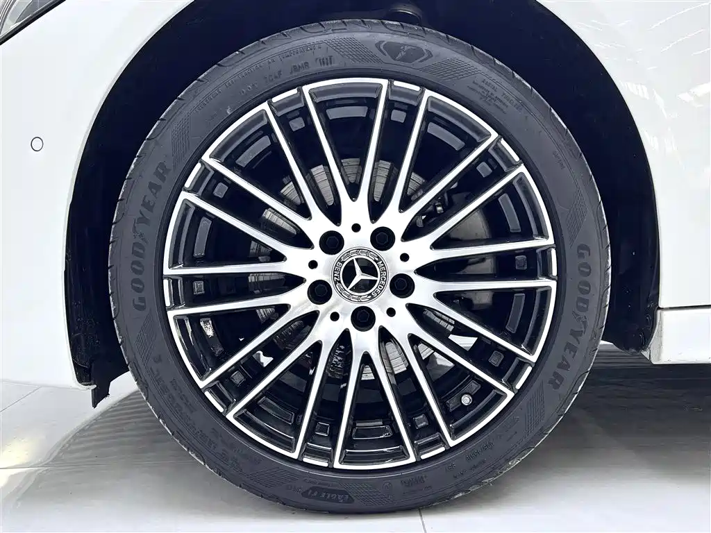 Mercedes-Benz C-Class 2023 Facelift C 200 L Sport Edition фото 13