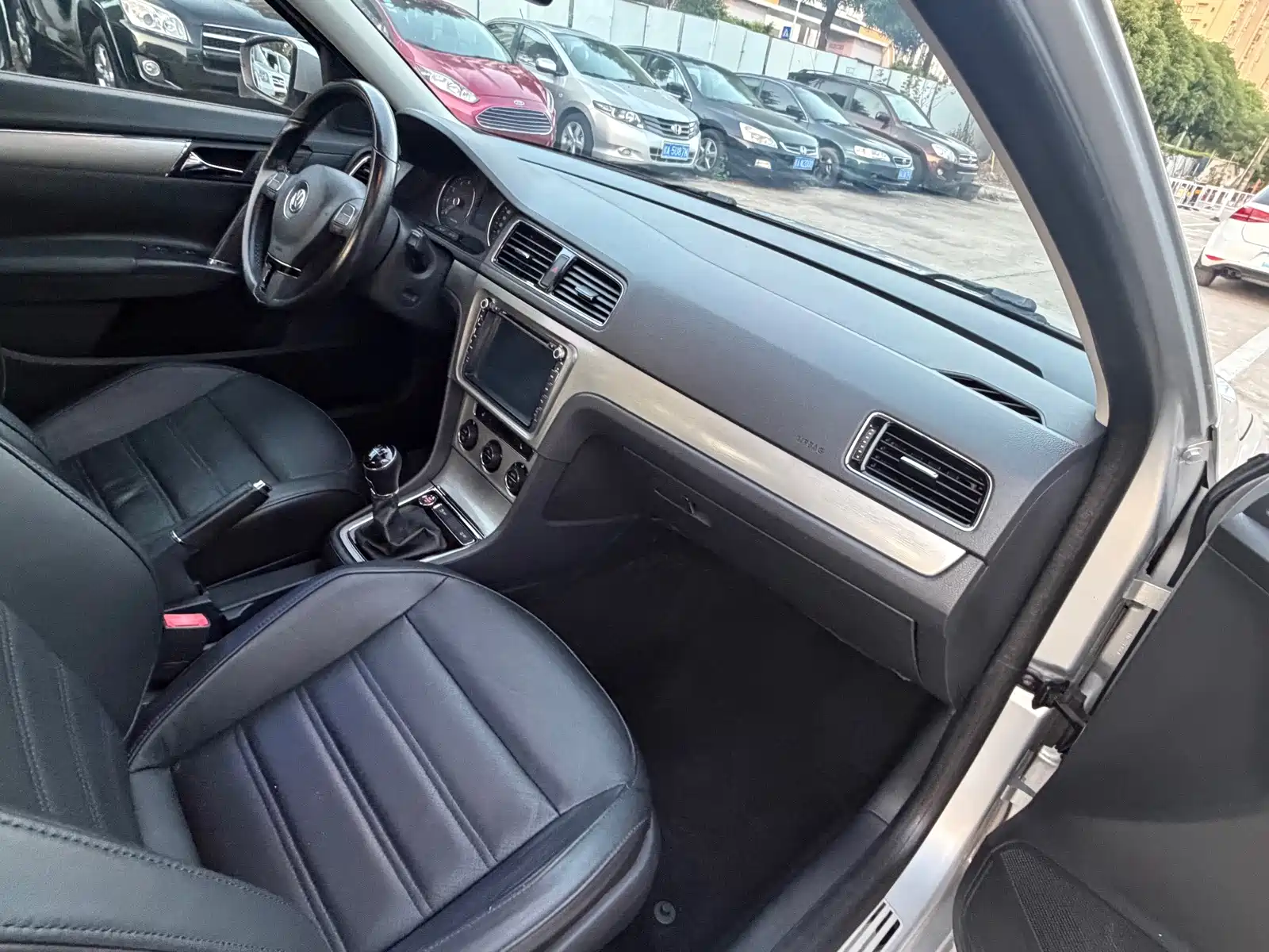 Фото 8 - Volkswagen Lavida