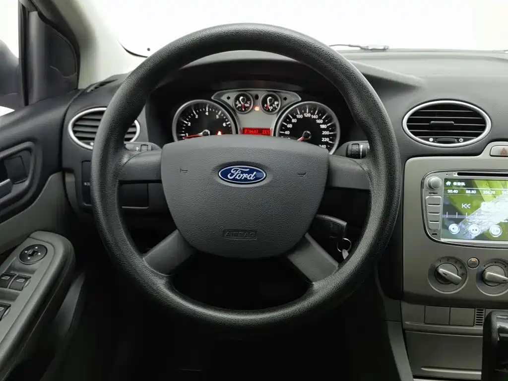 Фото 11 - Ford Focus
