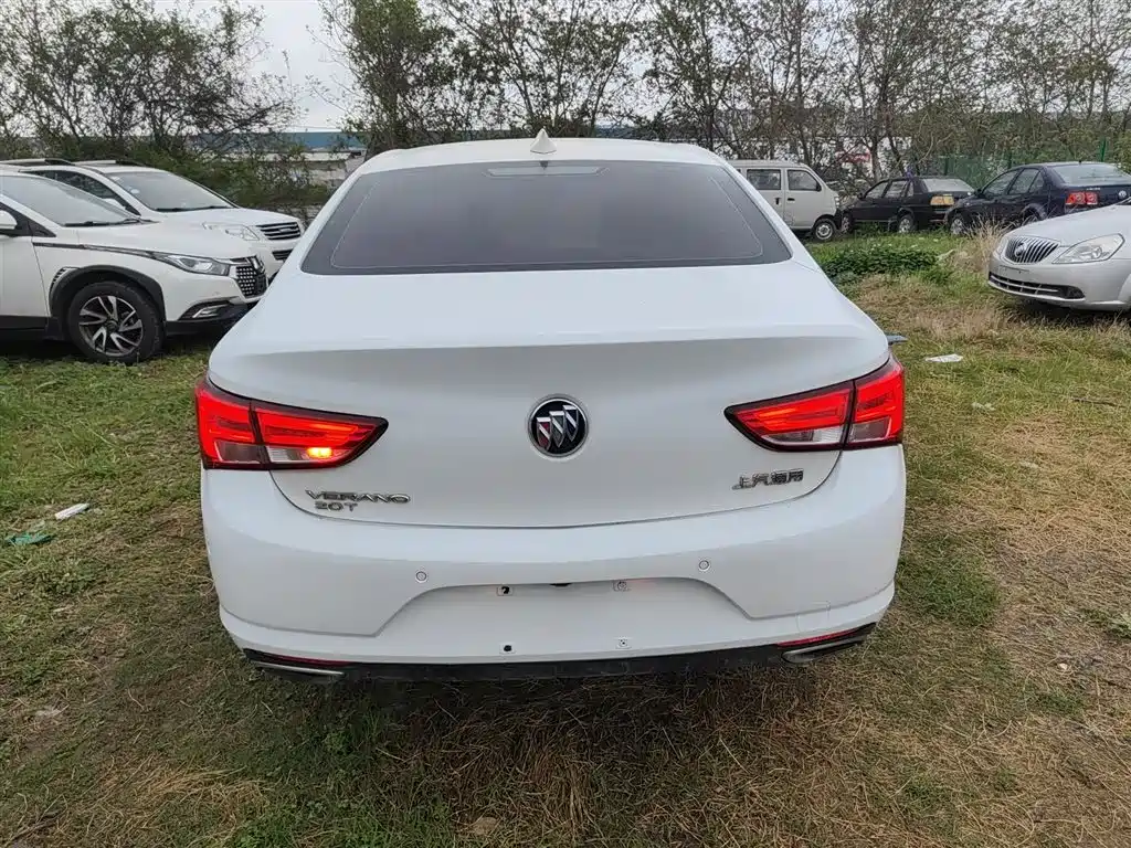 Buick Verano 2019 Sedan 20T Dual Clutch Leading фото 4