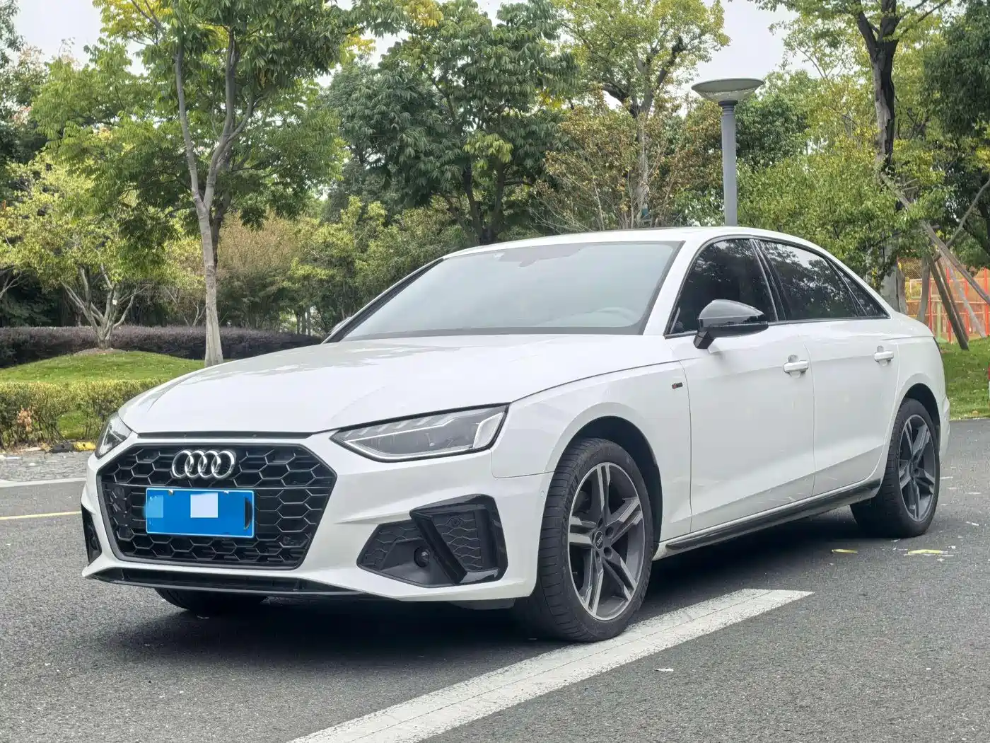 Audi A4L 2022 40 TFSI Luxury Dynamic