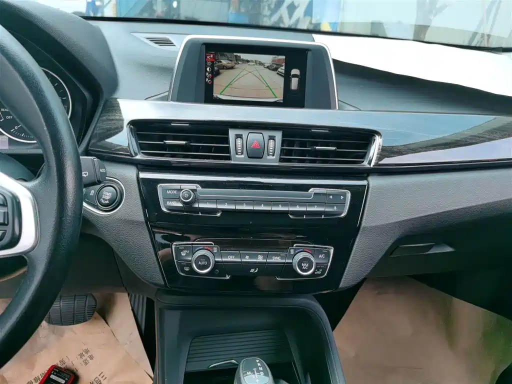 BMW X1 2018 sDrive20Li Leading Model фото 9