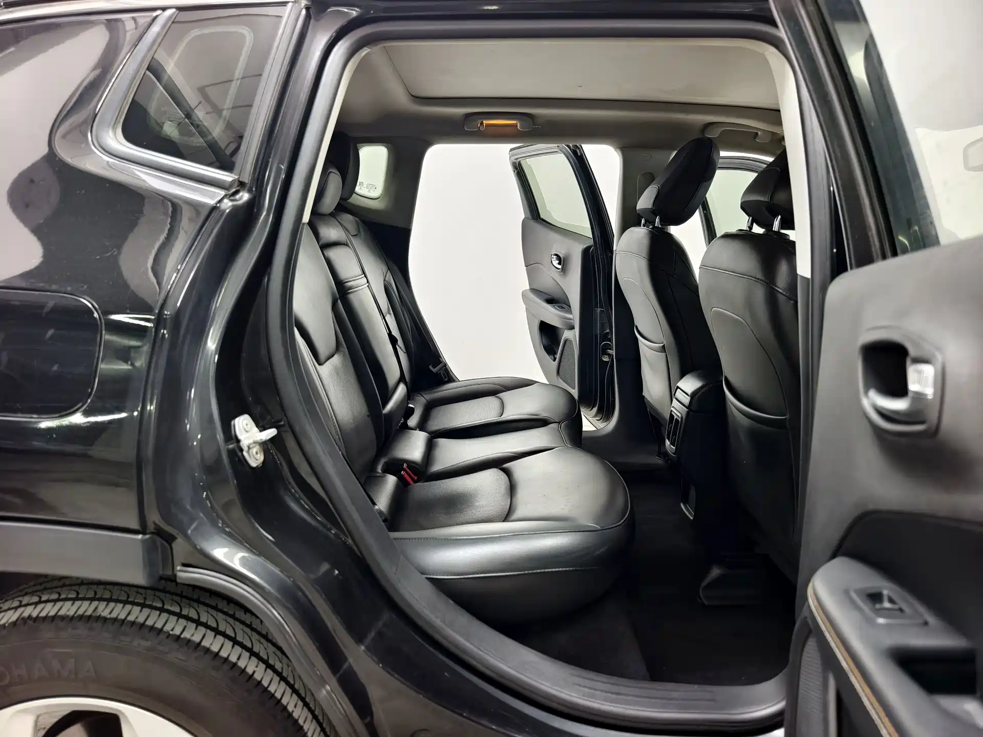 Фото 16 - Jeep Compass