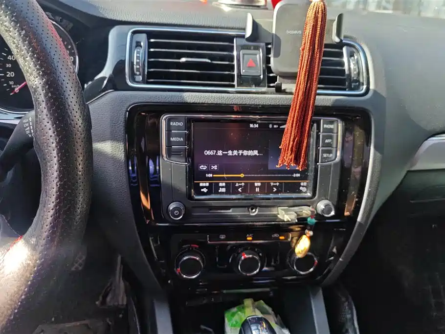 Volkswagen Sagitar 2018 1.6L Automatic Comfort фото 13