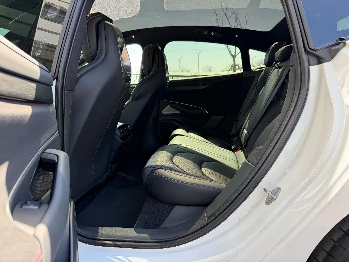 XIAOMI CAR XIAOMI SU7