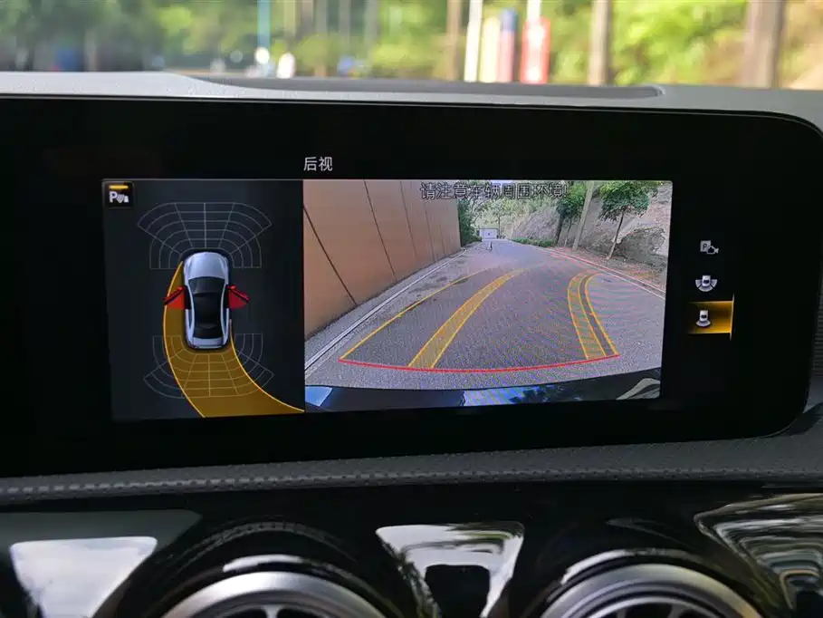Mercedes-Benz A-Class AMG 2023 Model Year AMG A 35 L 4MATIC фото 31