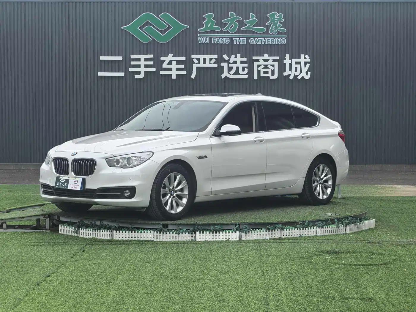 BMW 5 Series GT 2015 528i Leading