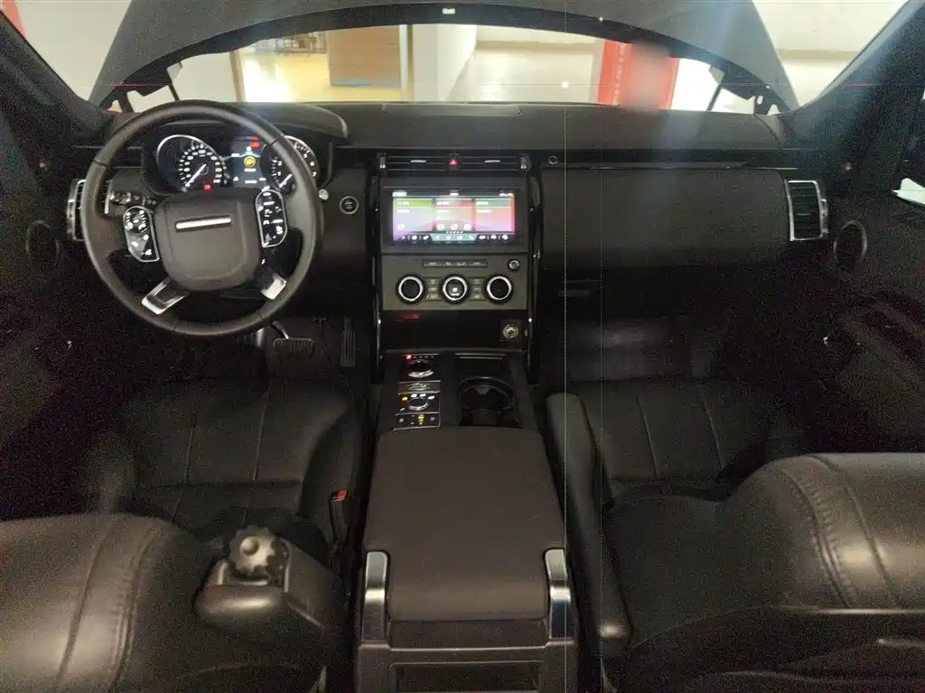 Land Rover Discovery 2019 2.0T SE фото 3
