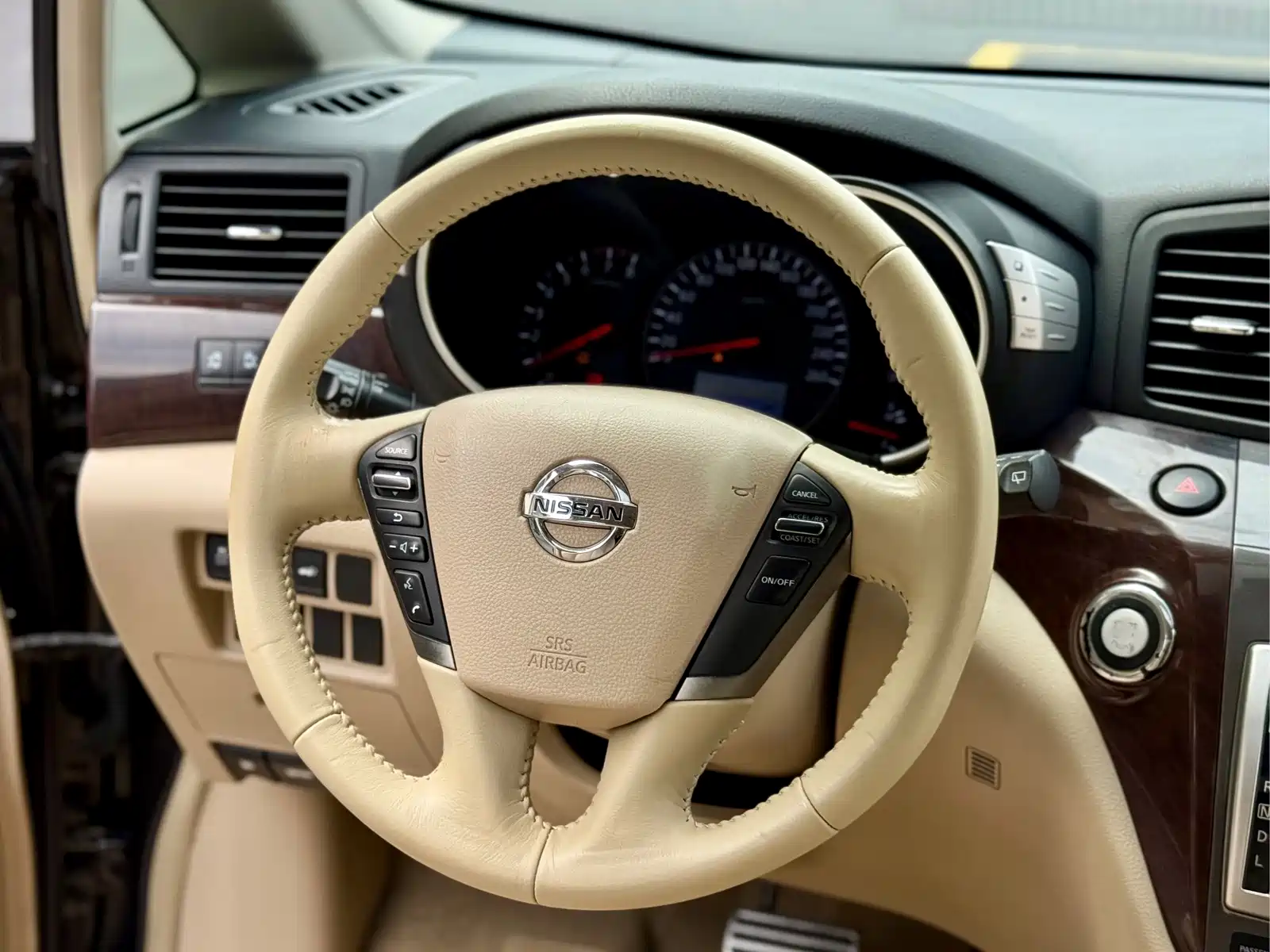 Photo 21 - Nissan Quest