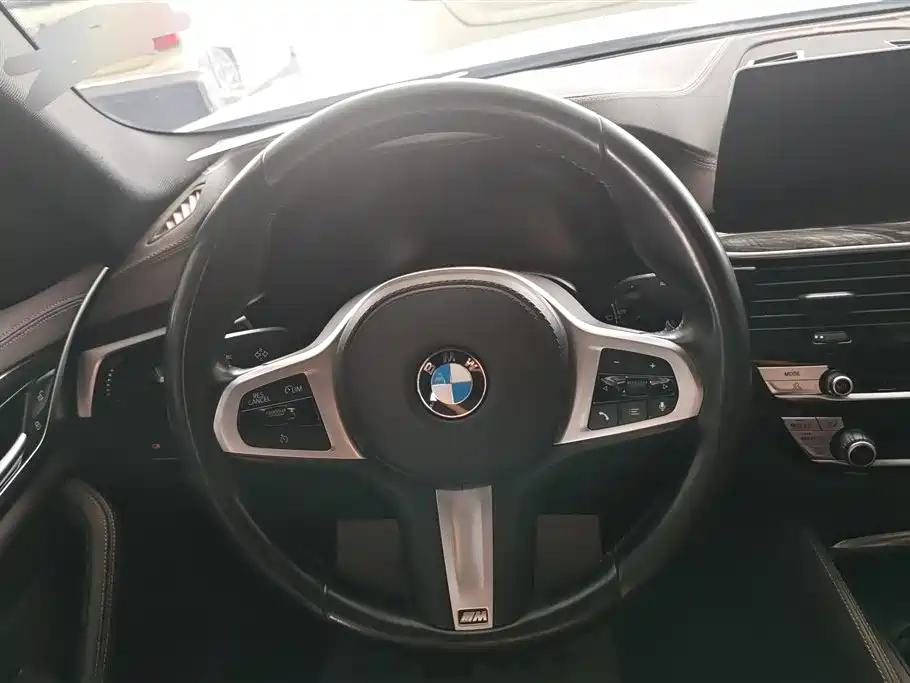 BMW 5 Series 2020 525Li M Sport Package фото 15