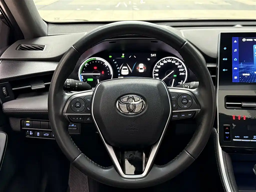 Toyota Avalon 2022 Hybrid 2.5L Luxury Edition фото 30