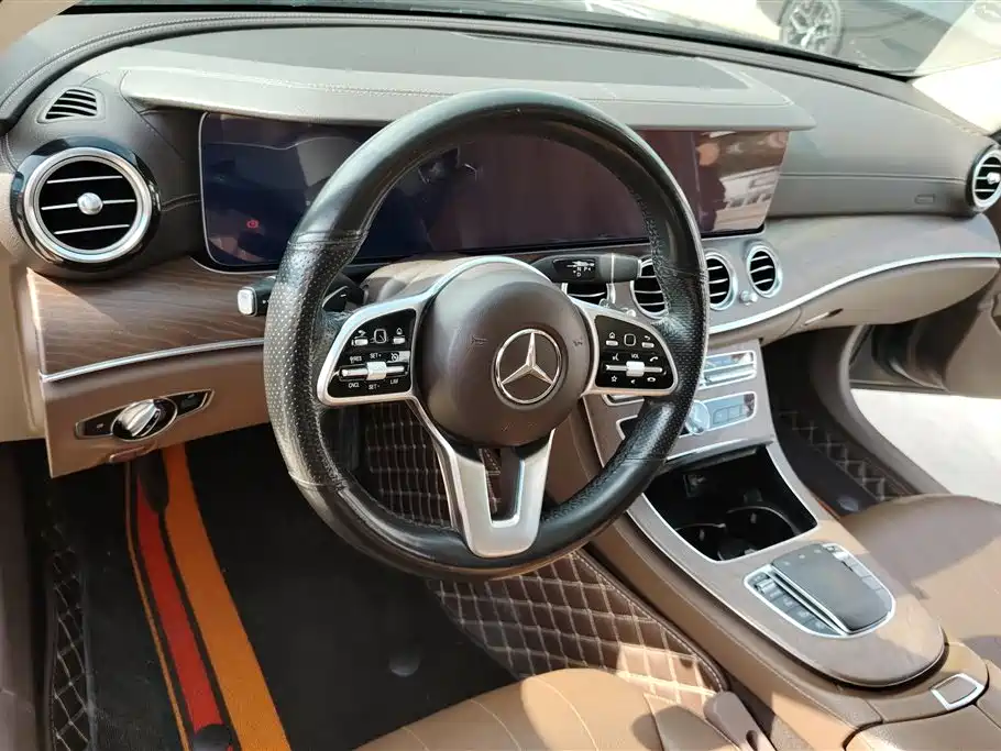 Mercedes-Benz E-Class 2019 E 300 L Sport Fashion фото 12