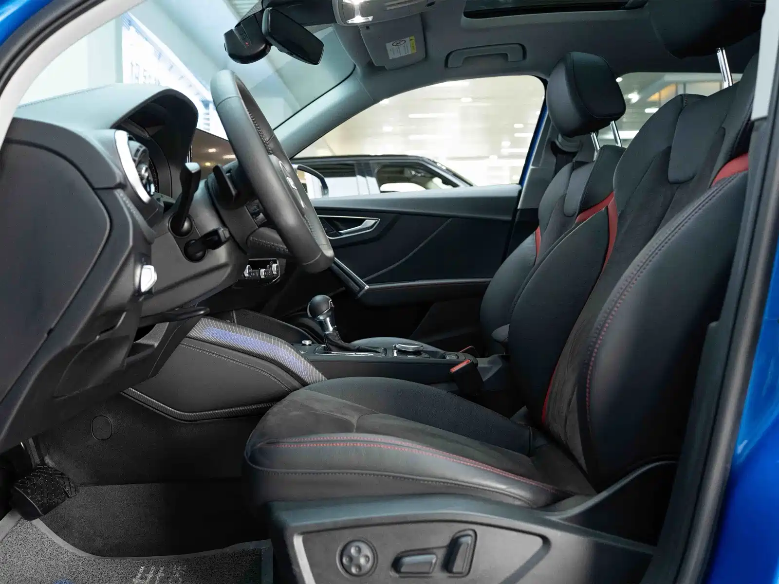 Photo 15 - Audi Q2L