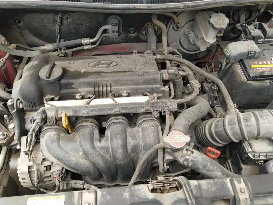 Hyundai Verna 2010 Sedan 1.4L Automatic Fashion GT фото 10