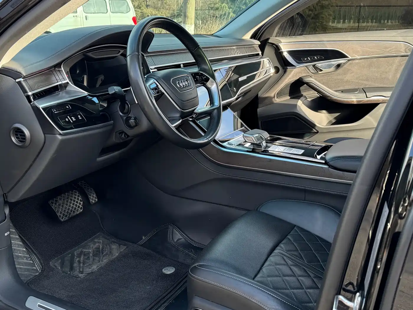 Audi A8 2023 A8L 50 TFSI quattro Exclusive фото 7