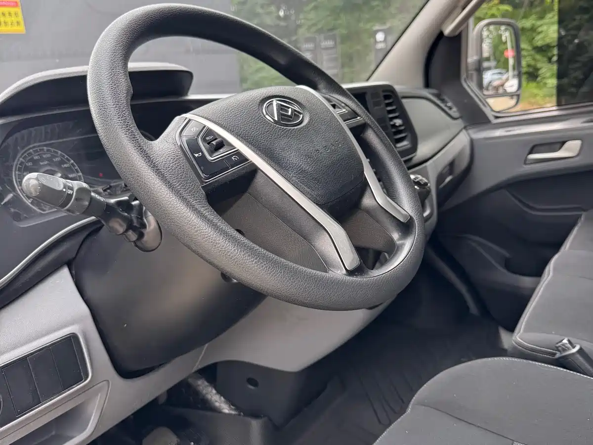 SAIC Maxus Xintu V80 2023 2.0T Manual Classic Aoyun Long Wheelbase Medium Roof 6/7/8/9 Seats фото 7
