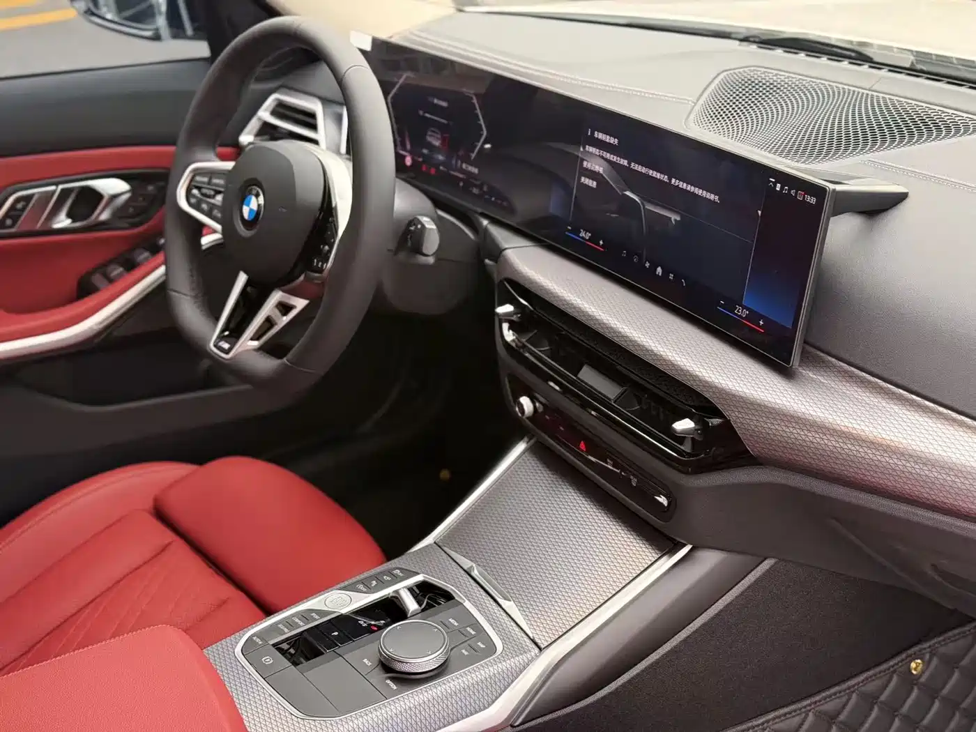 BMW 3 Series 2025 330Li M Sport Night Edition фото 17