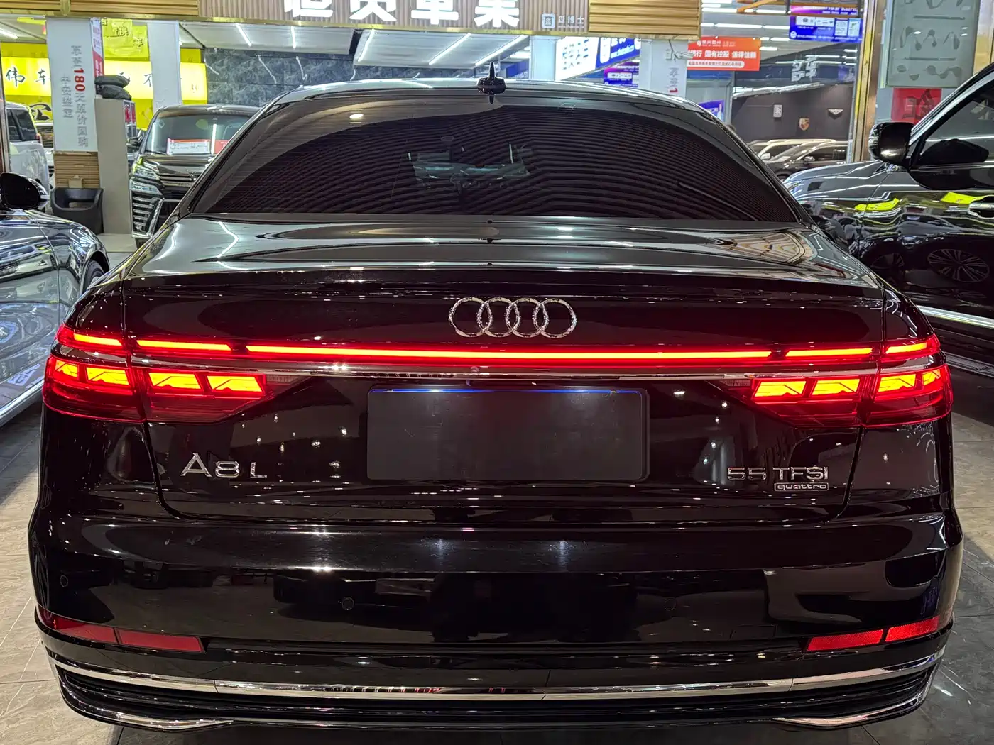 Audi A8 2023 A8L 50 TFSI quattro Exclusive фото 14