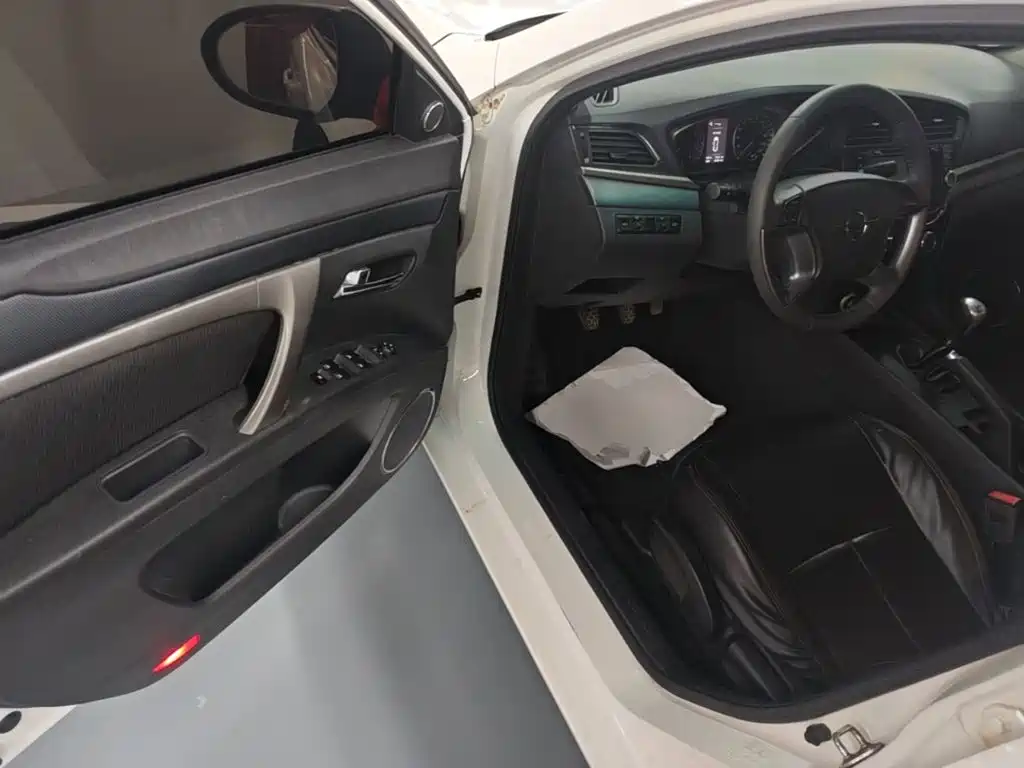Photo 16 - Haima M6