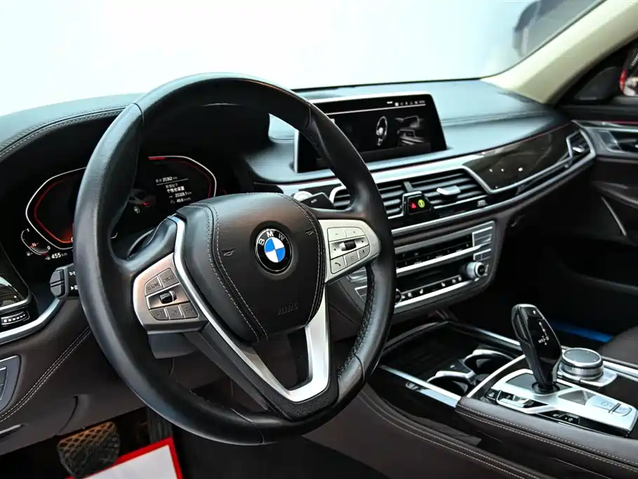 BMW 7 SERIES