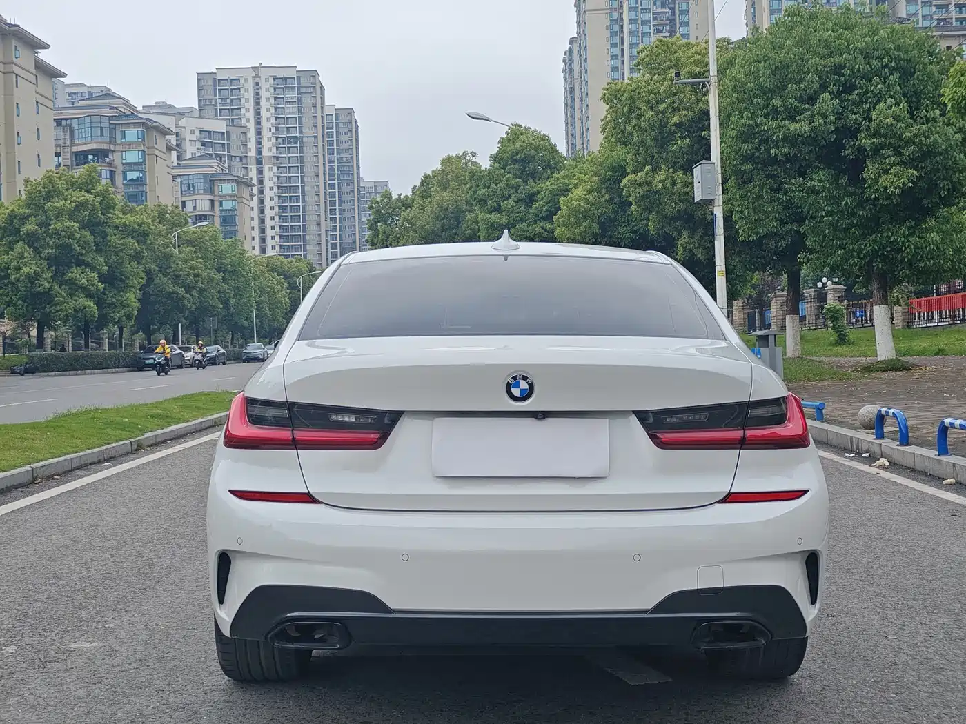BMW 3 Series 2020 325Li M Sport Black Night Package фото 5