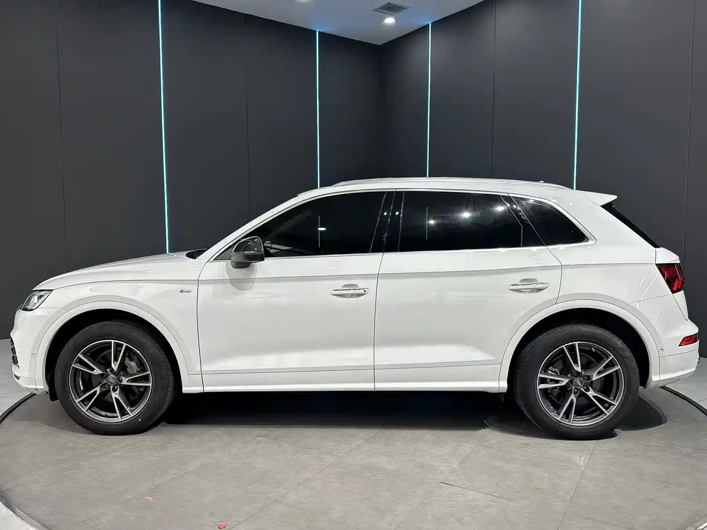Audi Q5L 2020 45 TFSI Exclusive Fashion фото 4