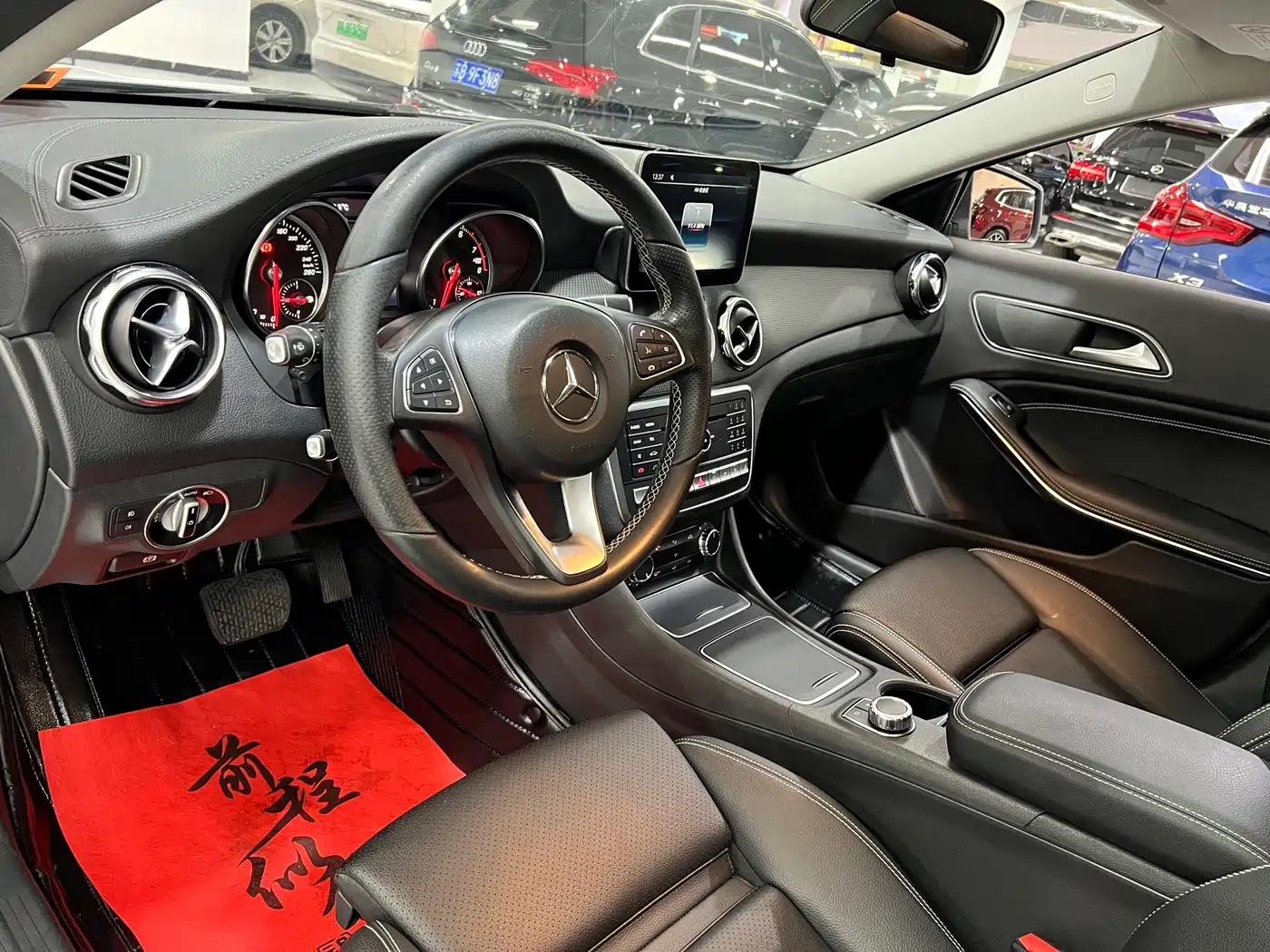 Mercedes-Benz GLA 2017 GLA 220 4MATIC Fashion фото 12