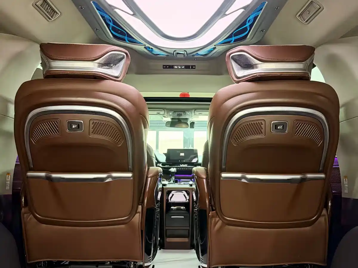 Toyota Sienna 2024 2.5L Hybrid Comfort Edition фото 7