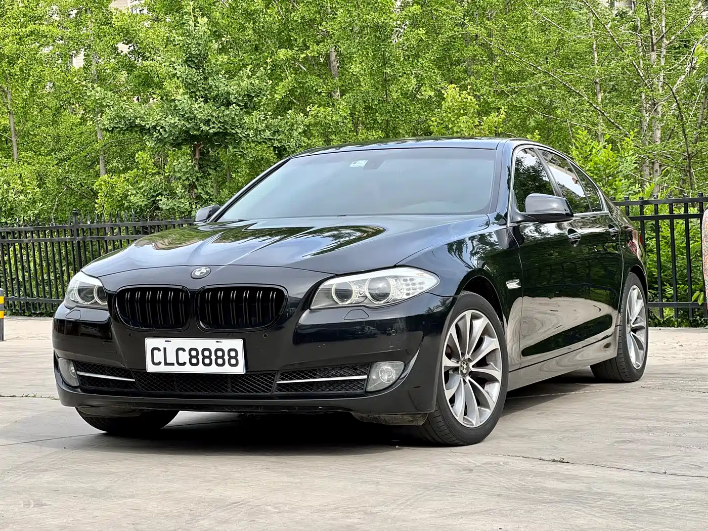 Photo 1 - BMW 5 Series (Import)