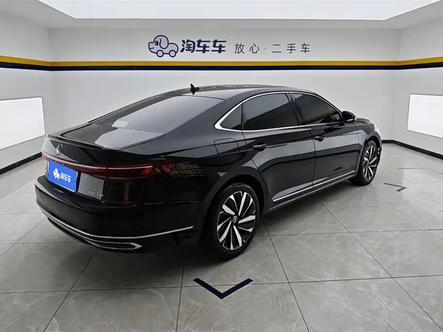 Volkswagen Passat 2022 330TSI Elite Edition фото 3