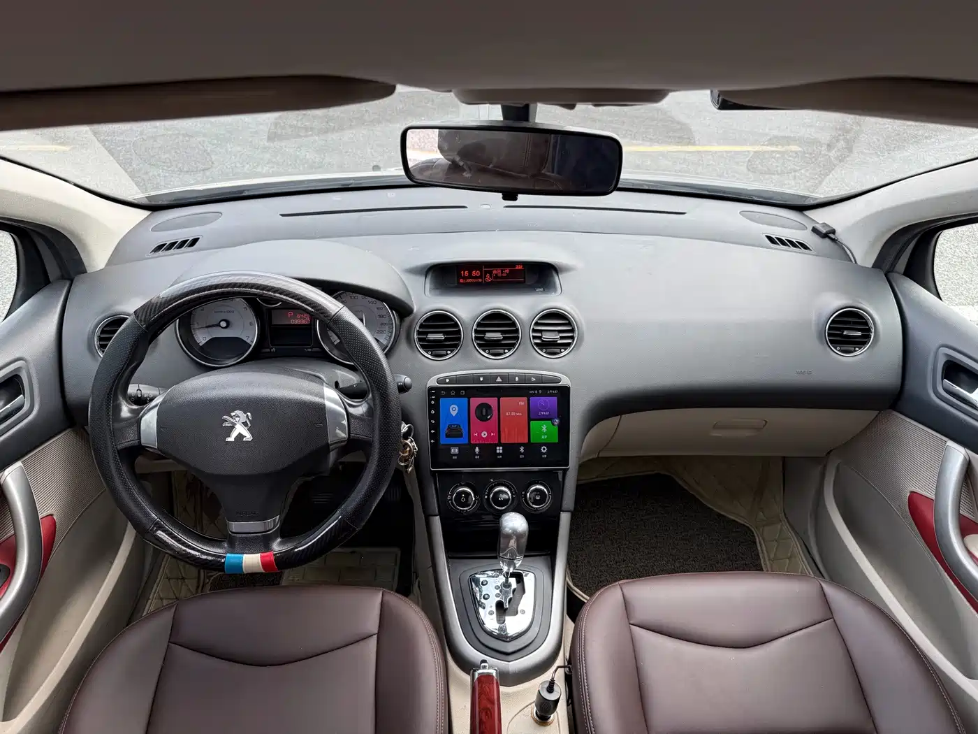 Фото 9 - Peugeot 408