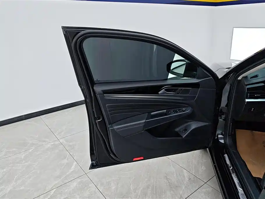 Volkswagen Passat 2022 330TSI Elite Edition фото 7