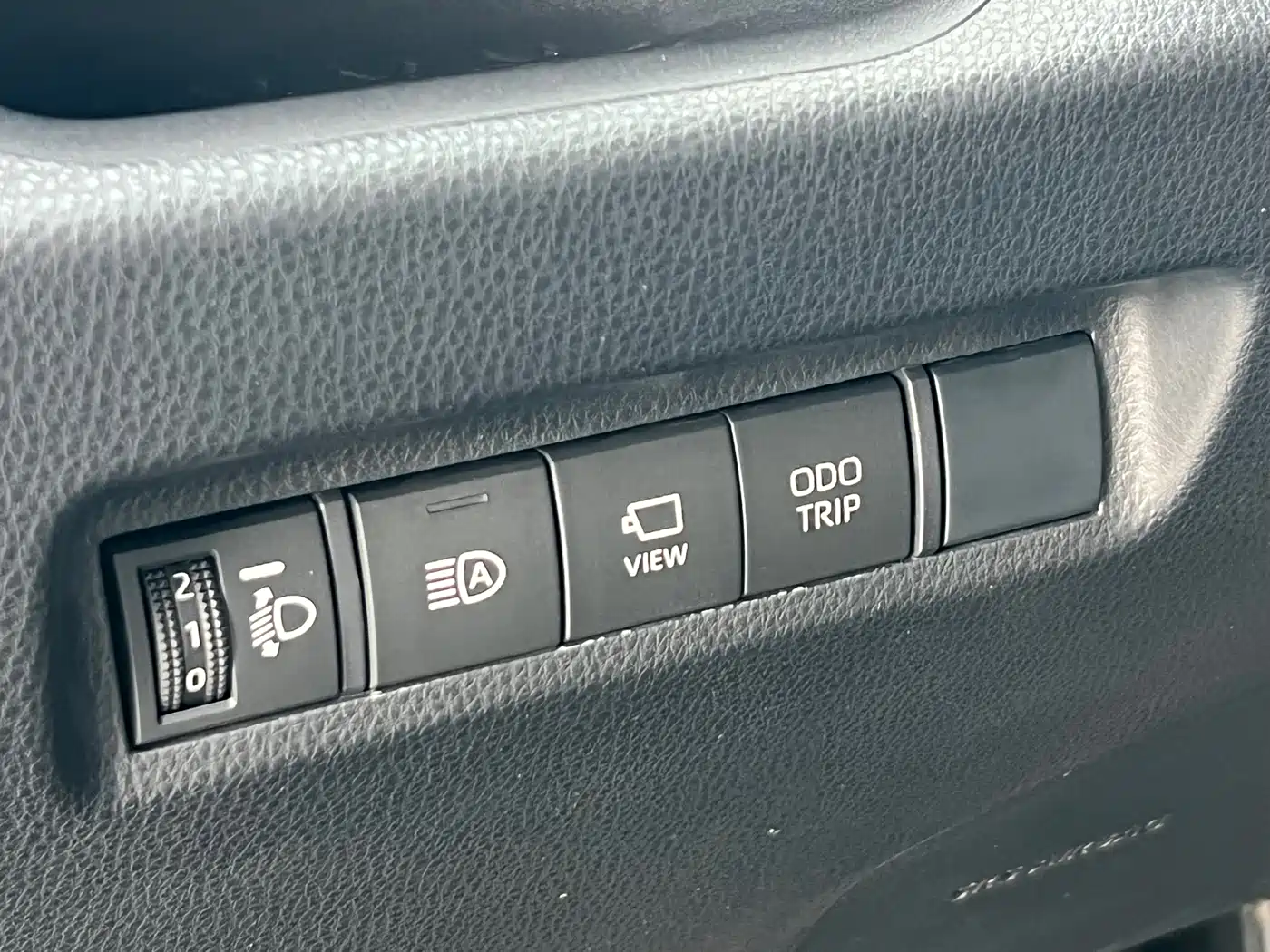 Toyota RAV4 Rongfang 2023 2.0L CVT FWD Style Plus Edition фото 7