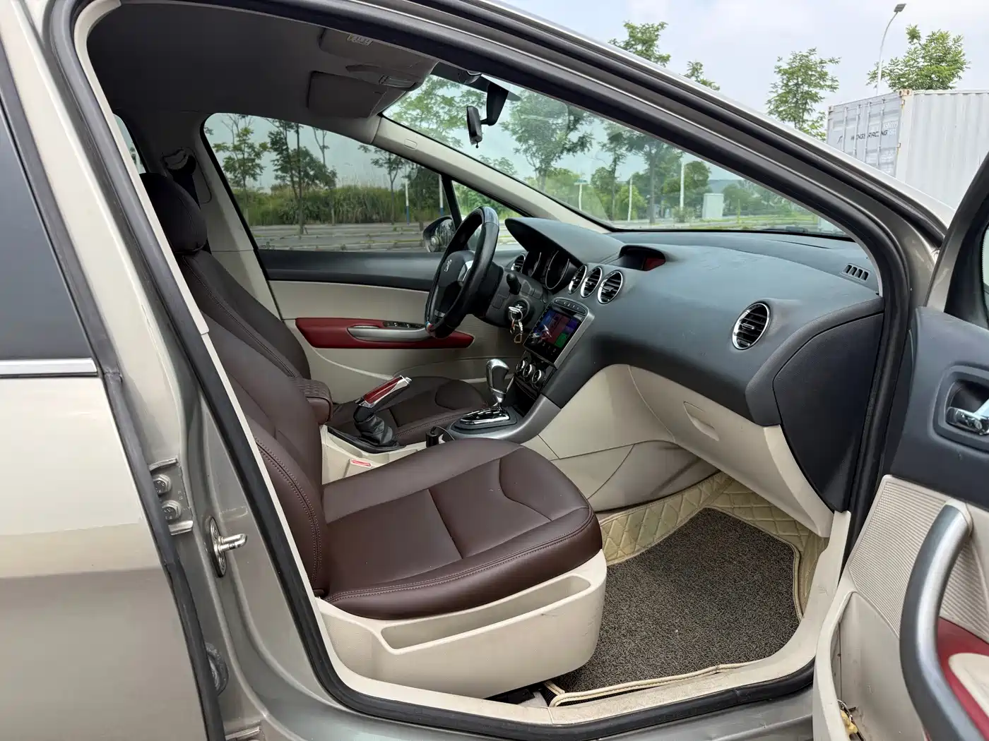 Фото 13 - Peugeot 408