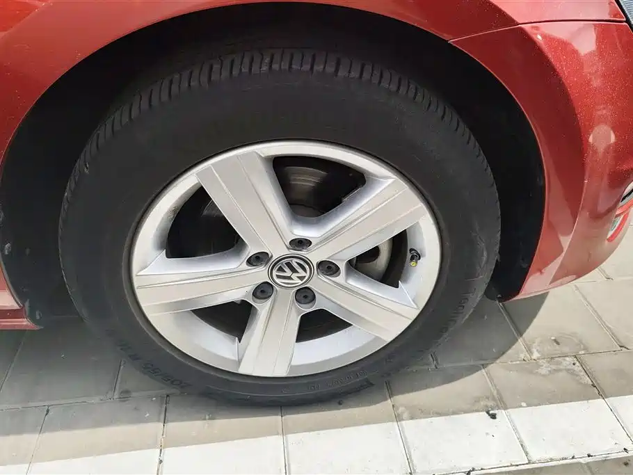 Volkswagen Golf 2017 230TSI Auto Comfort Millionth Anniversary Edition фото 6