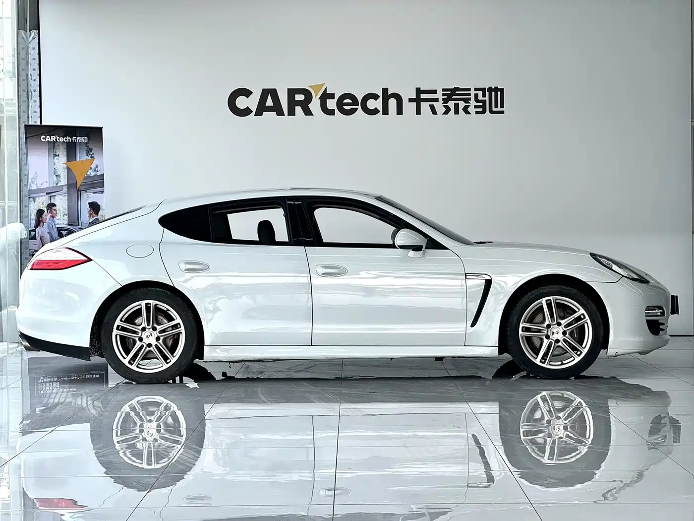 Porsche Panamera 2013 Panamera Platinum Edition 3.6L фото 7
