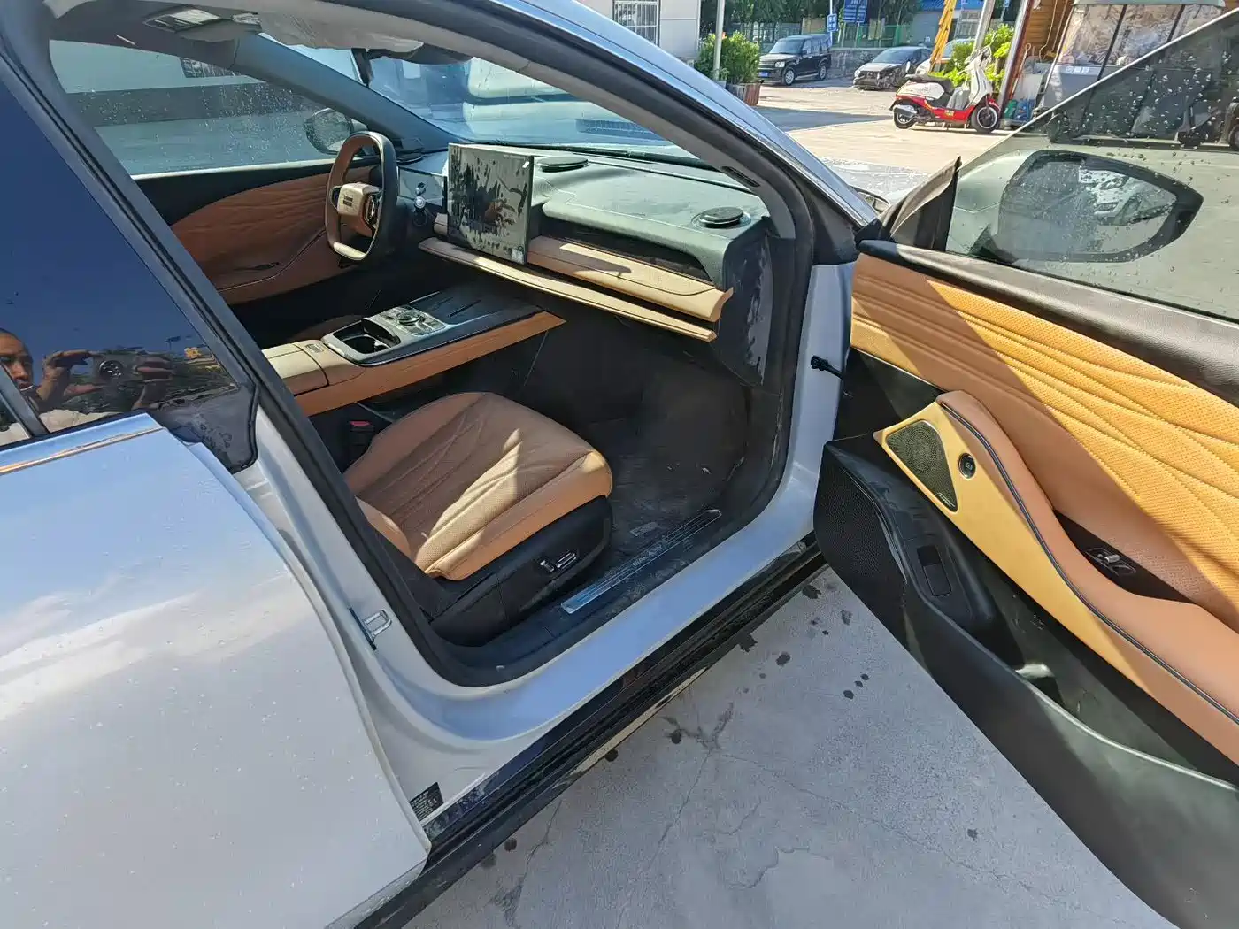 Geely Galaxy Galaxy Xingyao 8 2025 130km EM-i Premium Edition фото 4