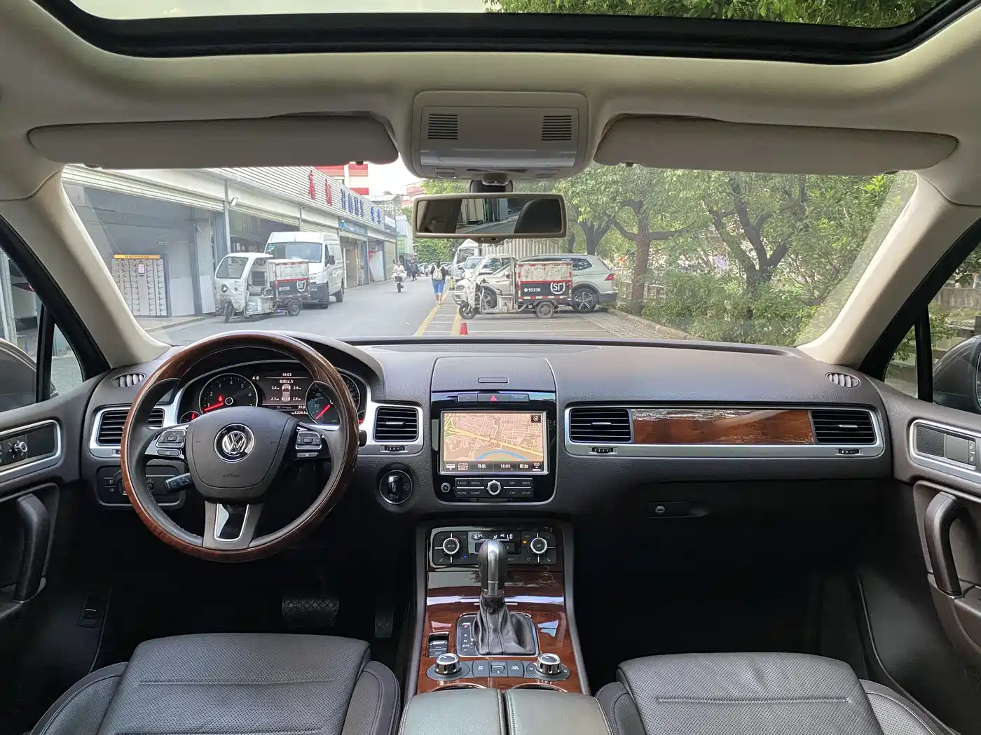 Volkswagen Touareg 2015 3.0TSI Comfort Edition фото 11