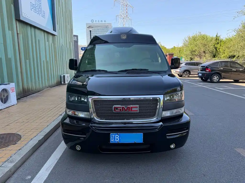 Фото 2 - GMC Savana