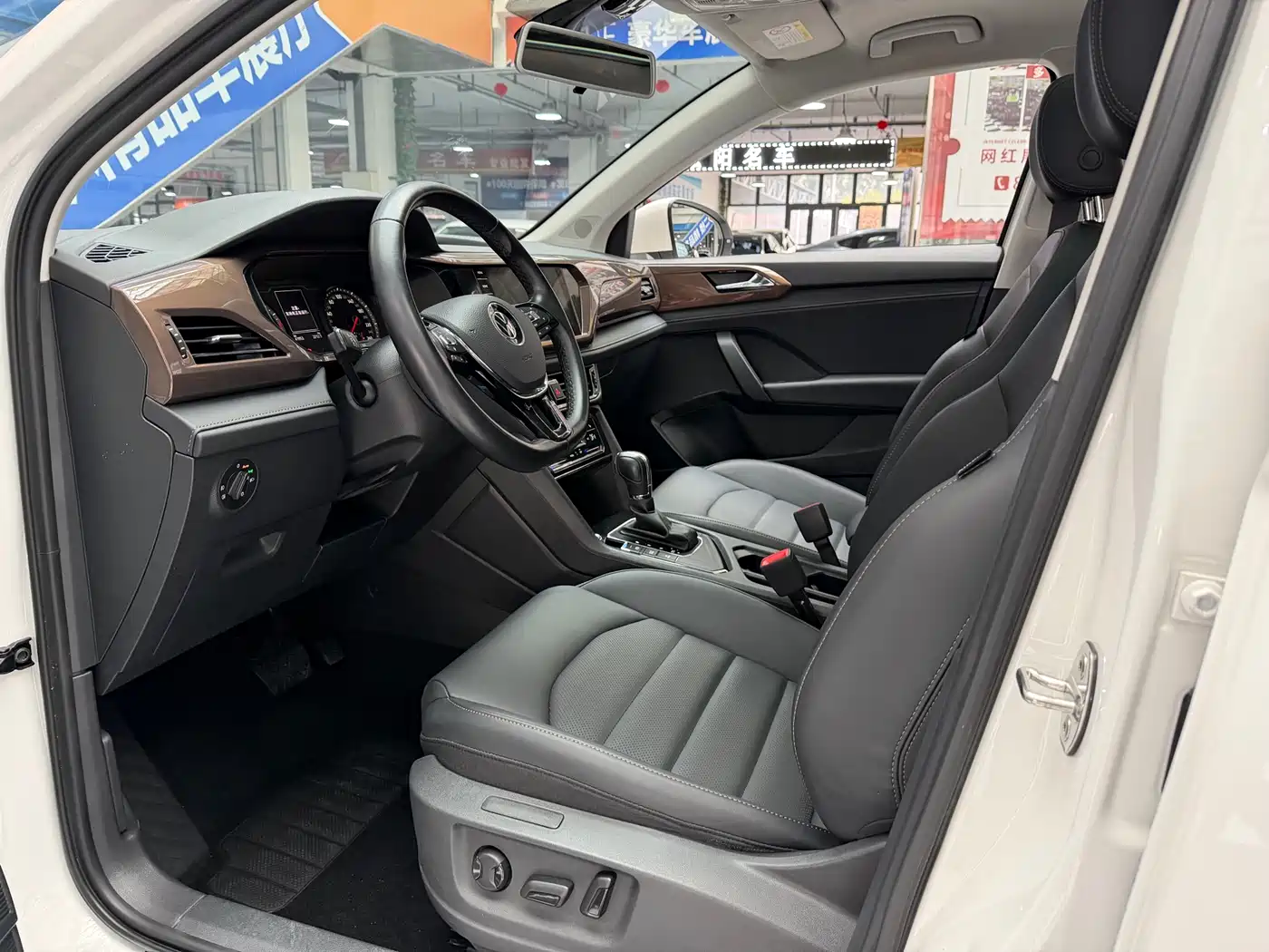 Volkswagen Tharu 2021 280TSI 2WD Luxury Plus фото 4